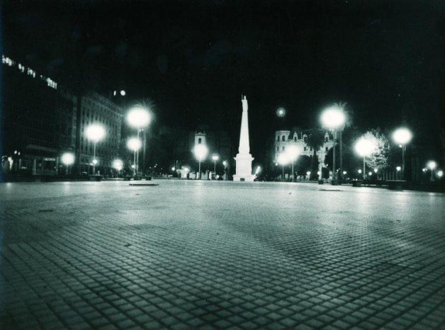 Madrugada del 24 de marzo de 1976. Plaza de Mayo. Buenos Aires. Héctor Osvaldo Vázquez.